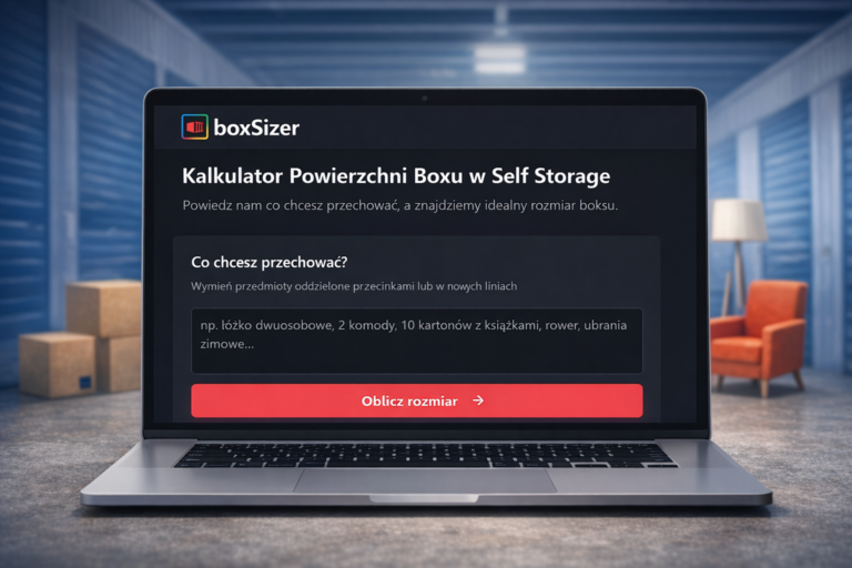 Laptop pokazujący interfejs BoxSizer – innowacyjnego kalkulatora powierzchni self storage, z wizualizacją paczek, mebli i roweru w magazynie.