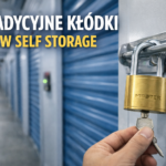 Tradycyjna kłódka zabezpieczająca boks w magazynie self storage